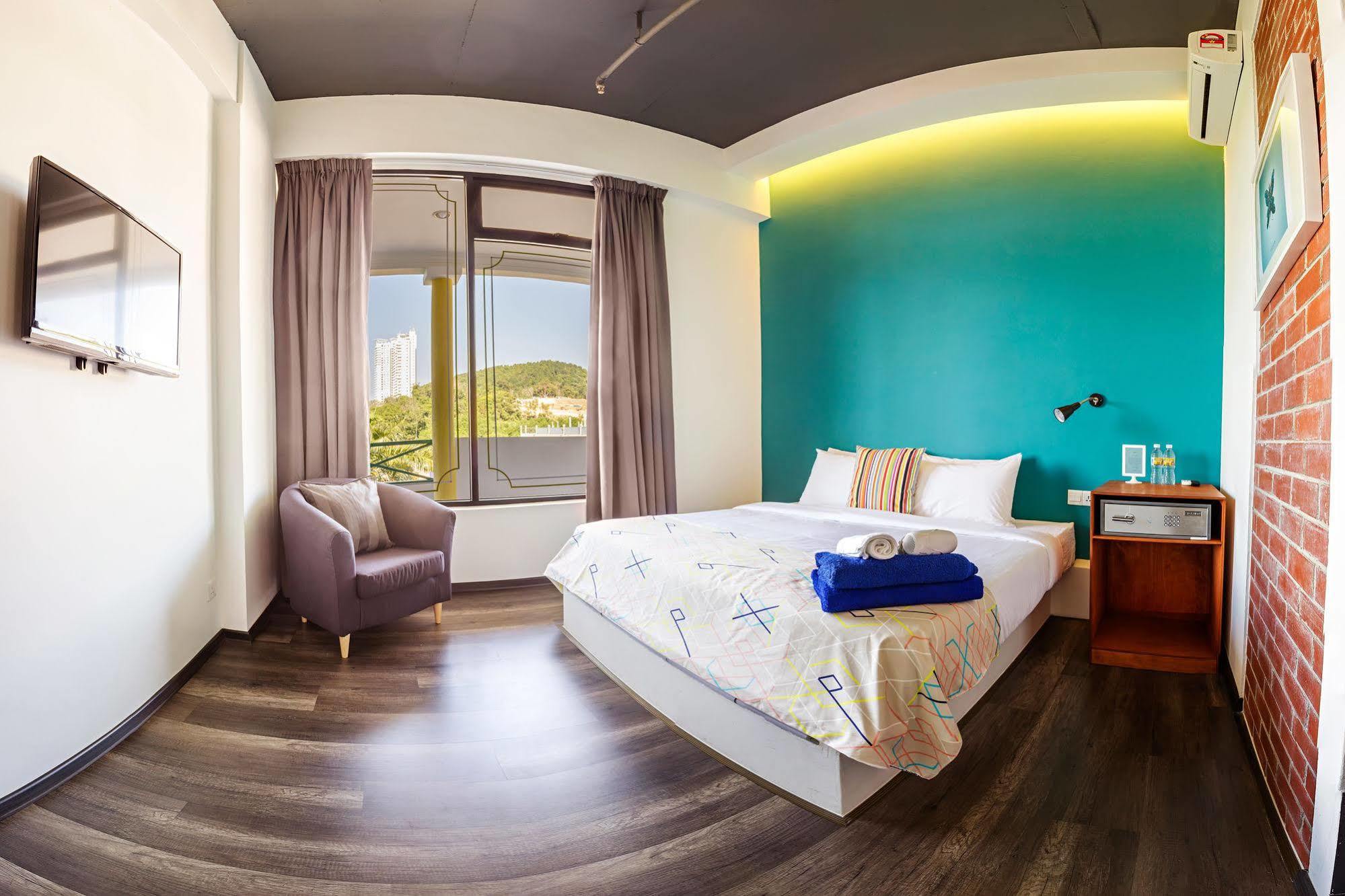 Roomies Suites Бату-Ферринги Экстерьер фото