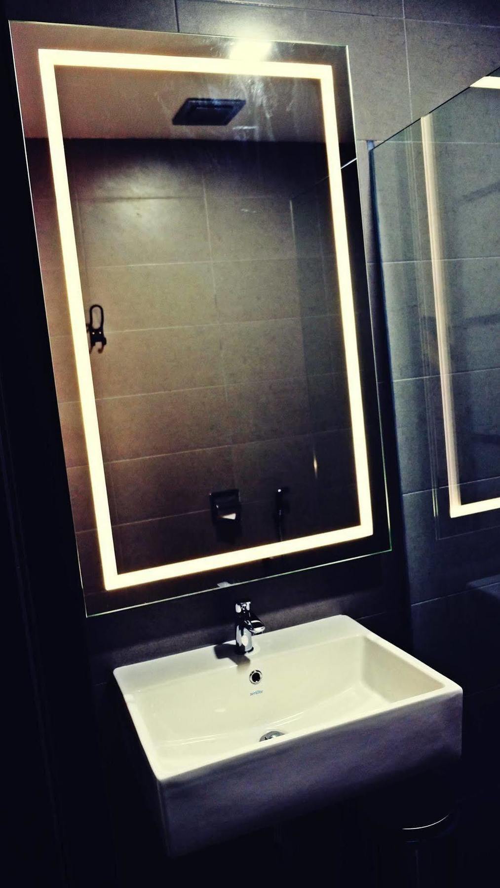 Roomies Suites Бату-Ферринги Экстерьер фото